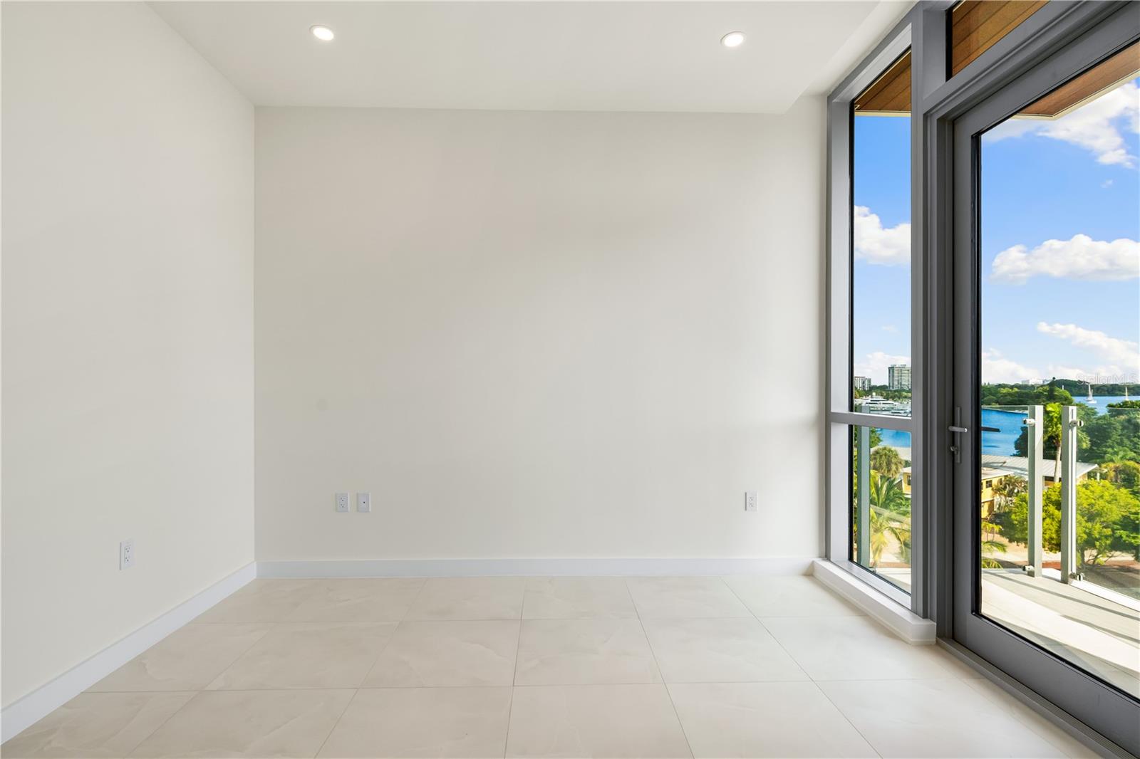 111 Golden Gate #403 Property Photo 22