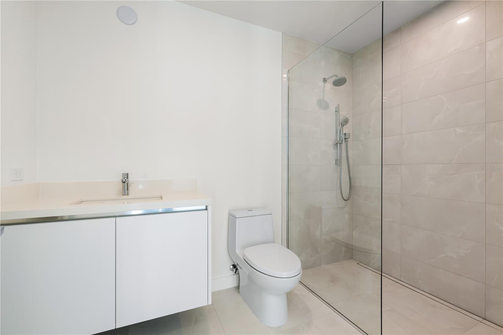 111 Golden Gate #403 Property Photo 28