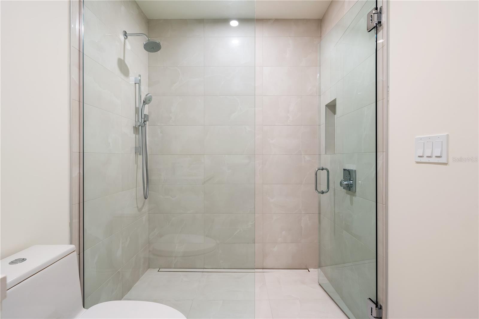 111 Golden Gate #403 Property Photo 29