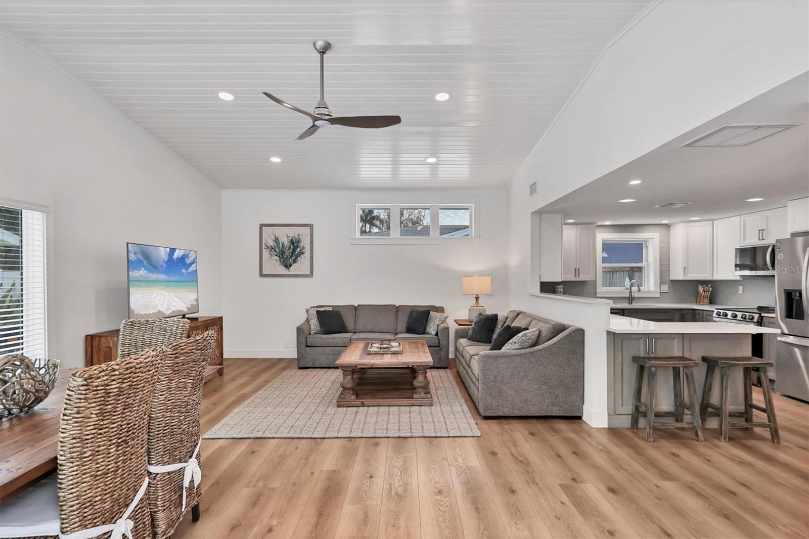 270 Gladiolus St Property Photo 14