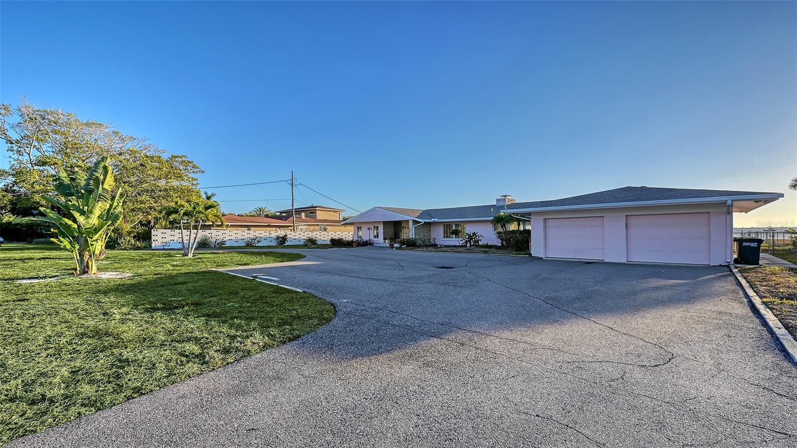 7322 Westmoreland Dr Property Photo 4