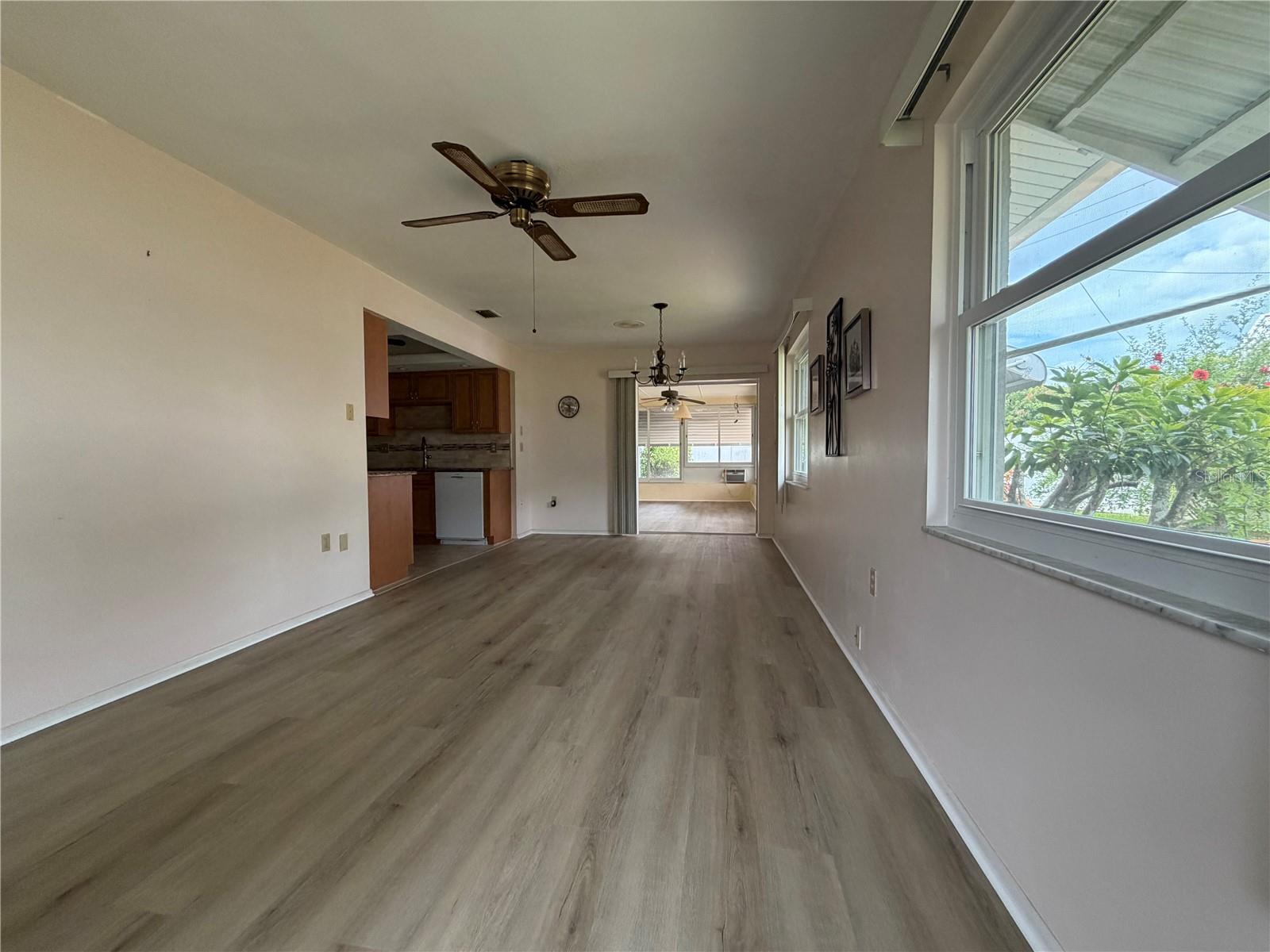 101 Algiers Dr Property Photo 17