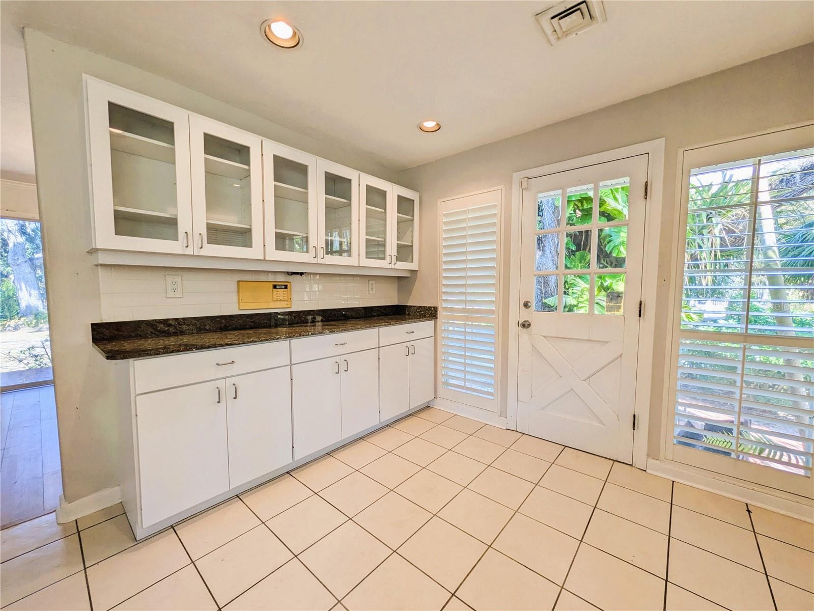 4554 Cooper Rd Property Photo 8