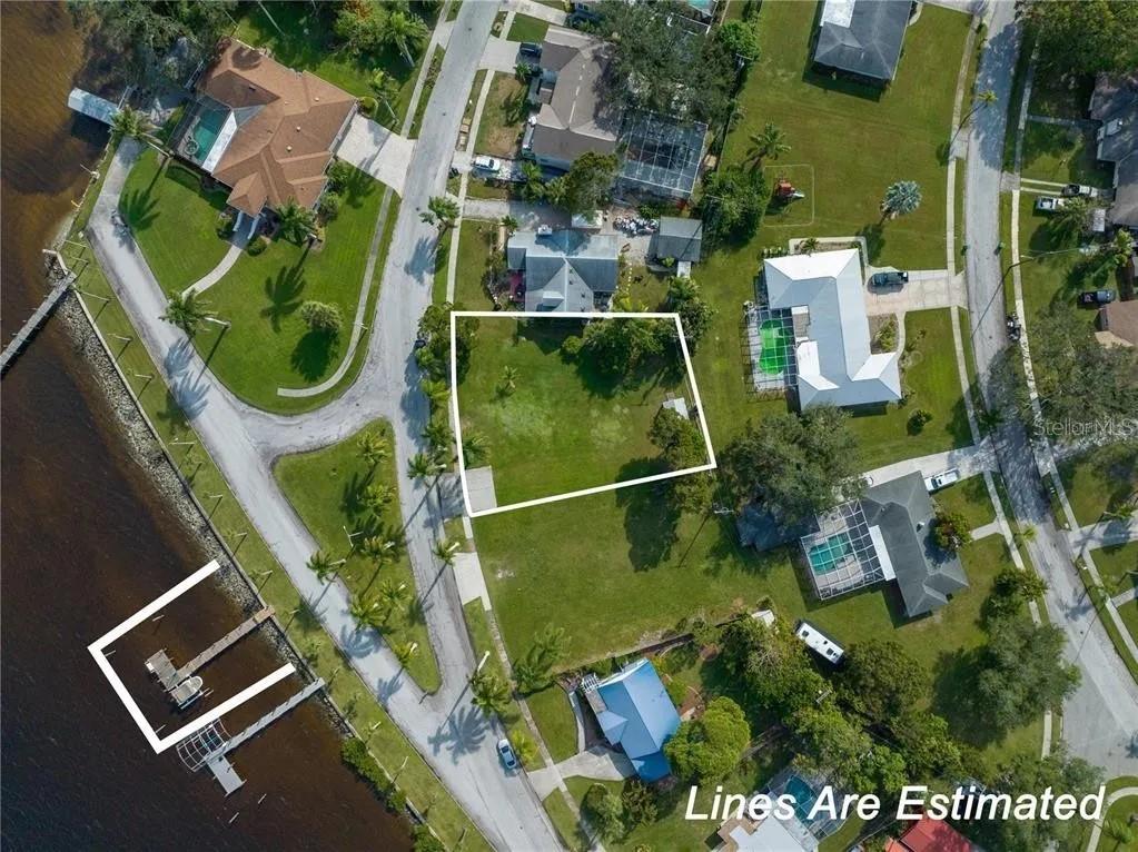 2520 Riverside Dr E Property Photo 3