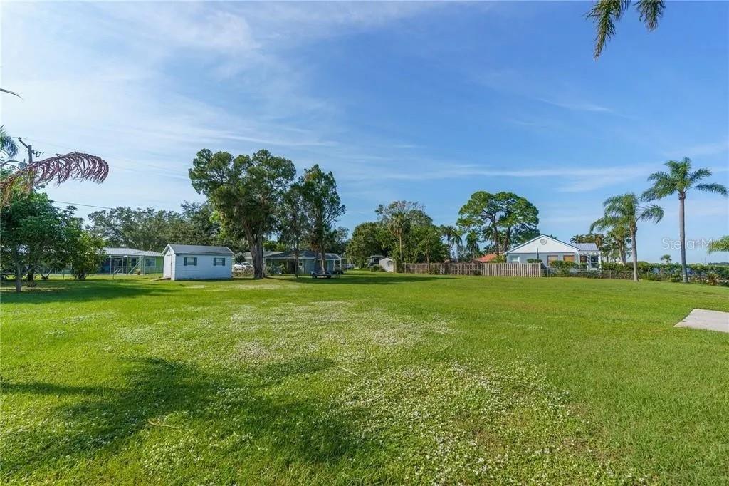 2520 Riverside Dr E Property Photo 6