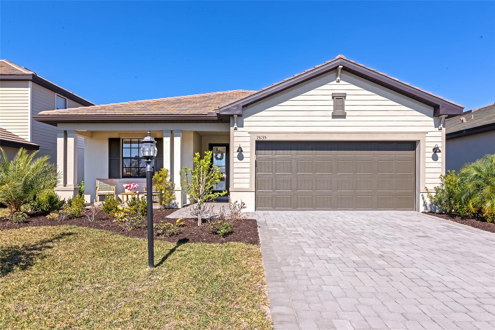 15135 Oxford Grey Dr Property Photo 1