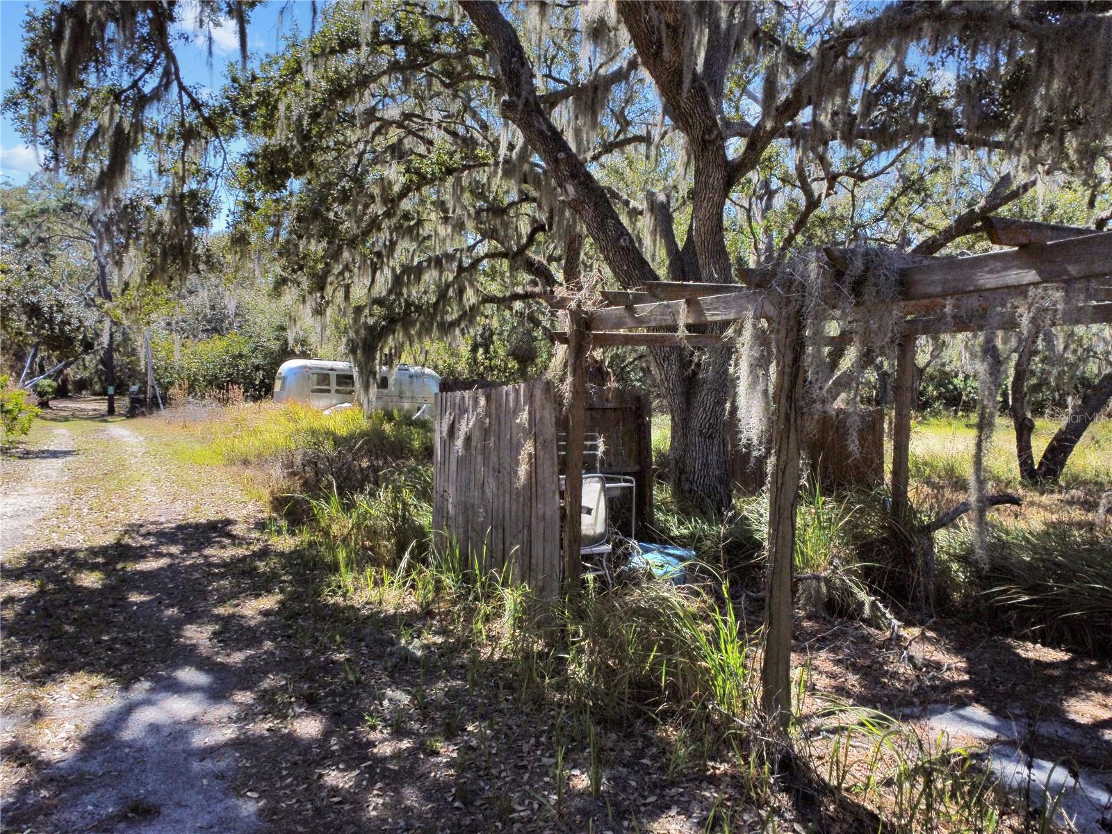 12111 Fred Dr Property Photo 3