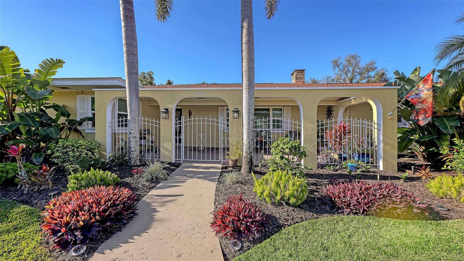 844 Magellan Dr Property Photo 3