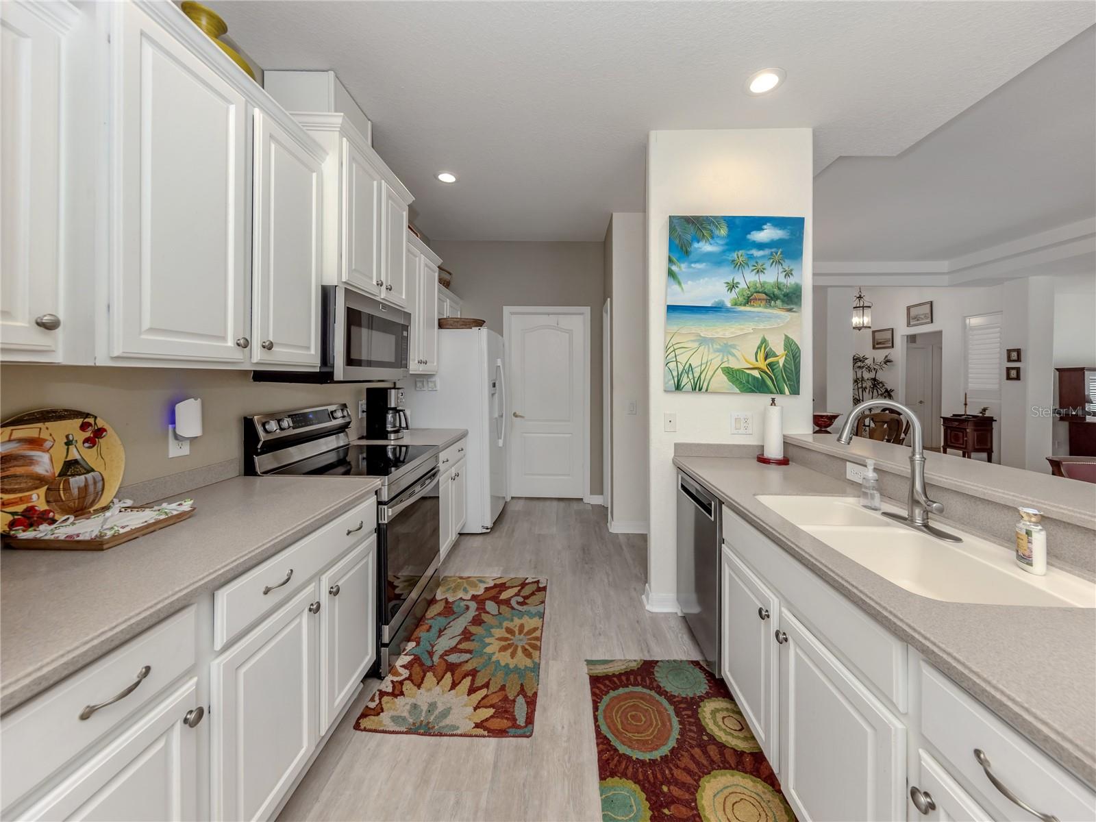 11500 Dancing River Dr Property Photo 24