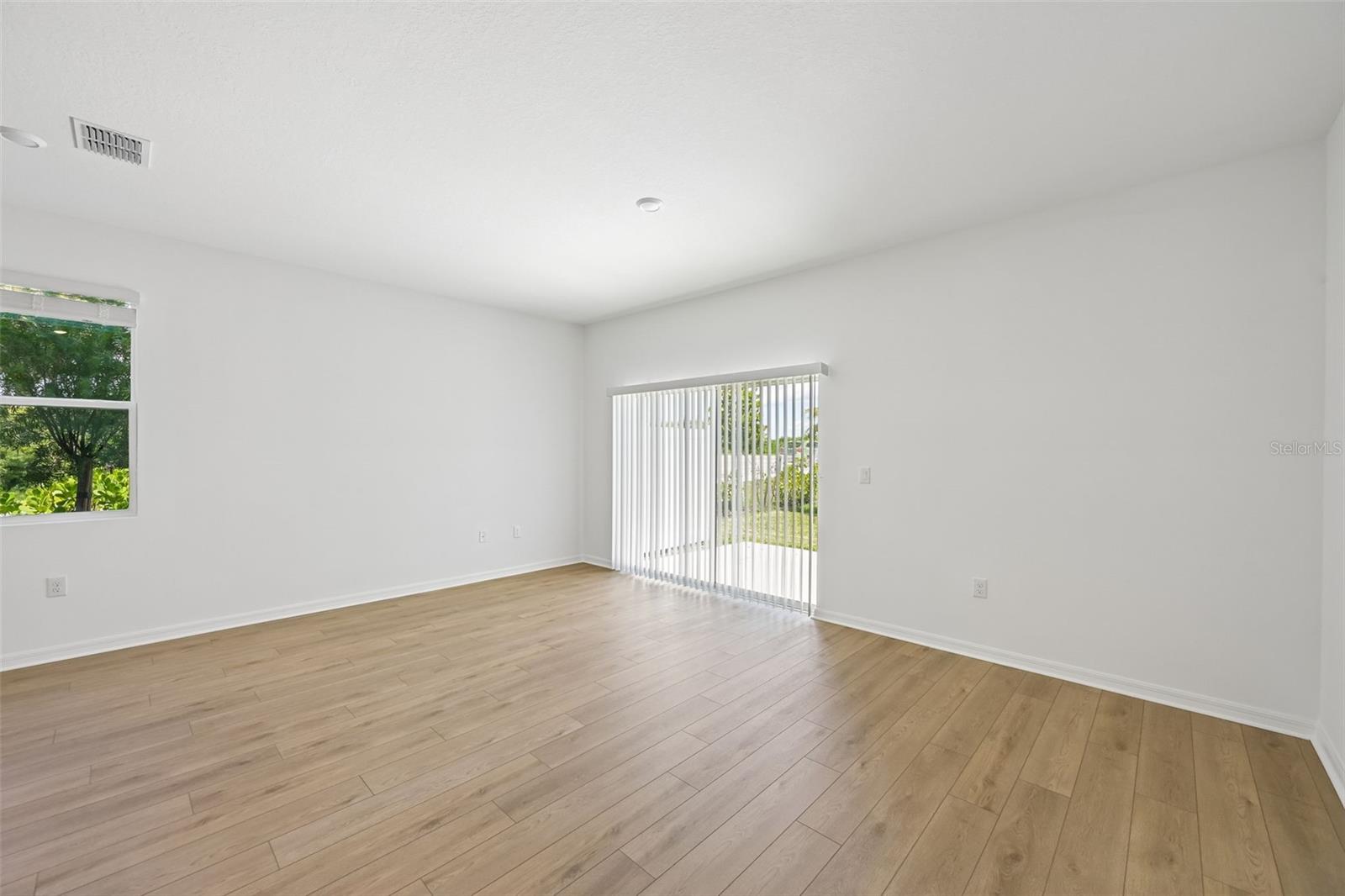 7150 Grand Forest Way Property Photo 3