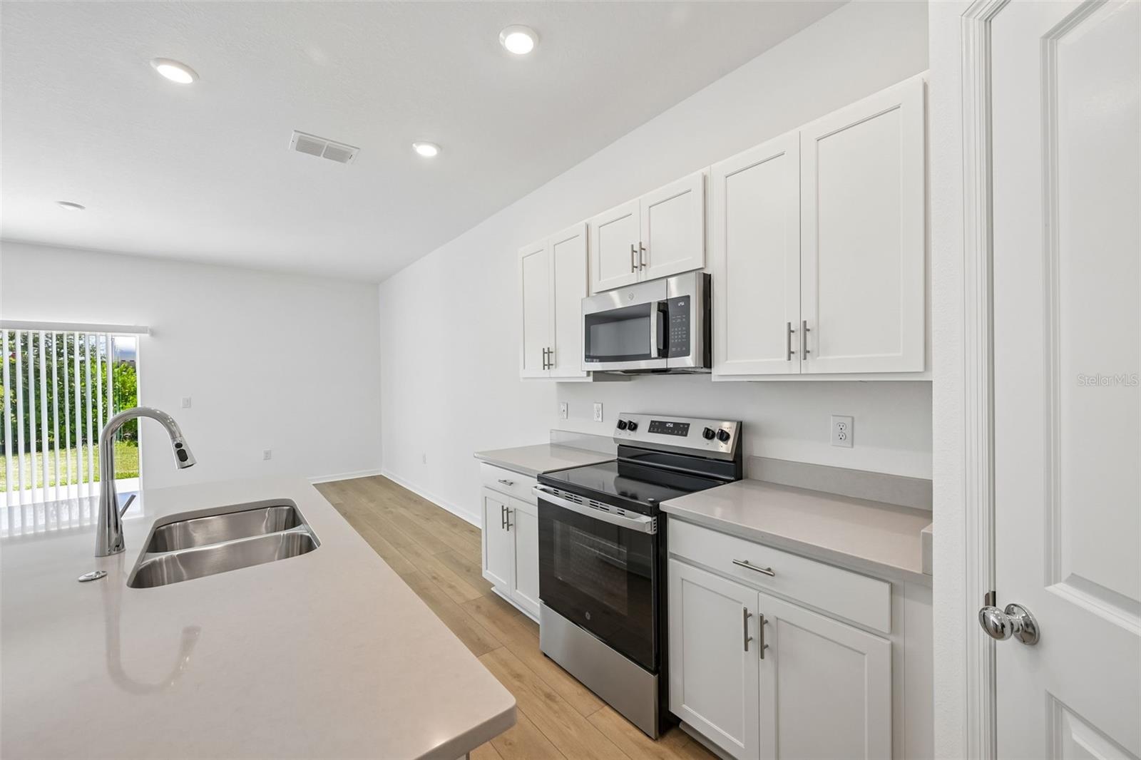 7150 Grand Forest Way Property Photo 8