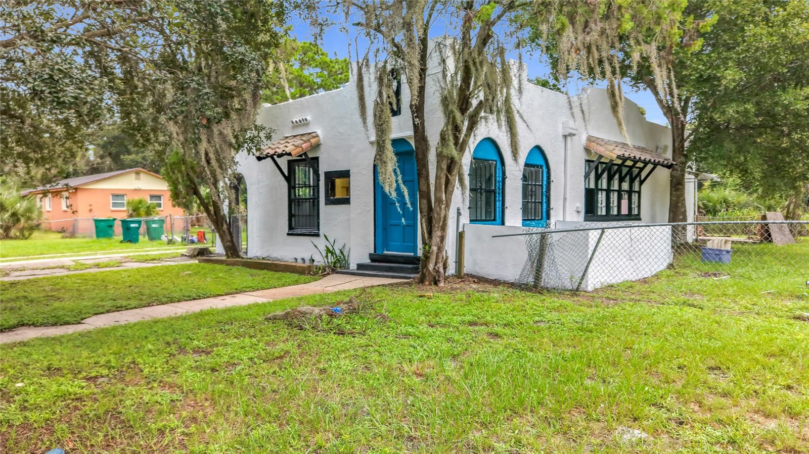618 S Varr Ave Property Photo 6