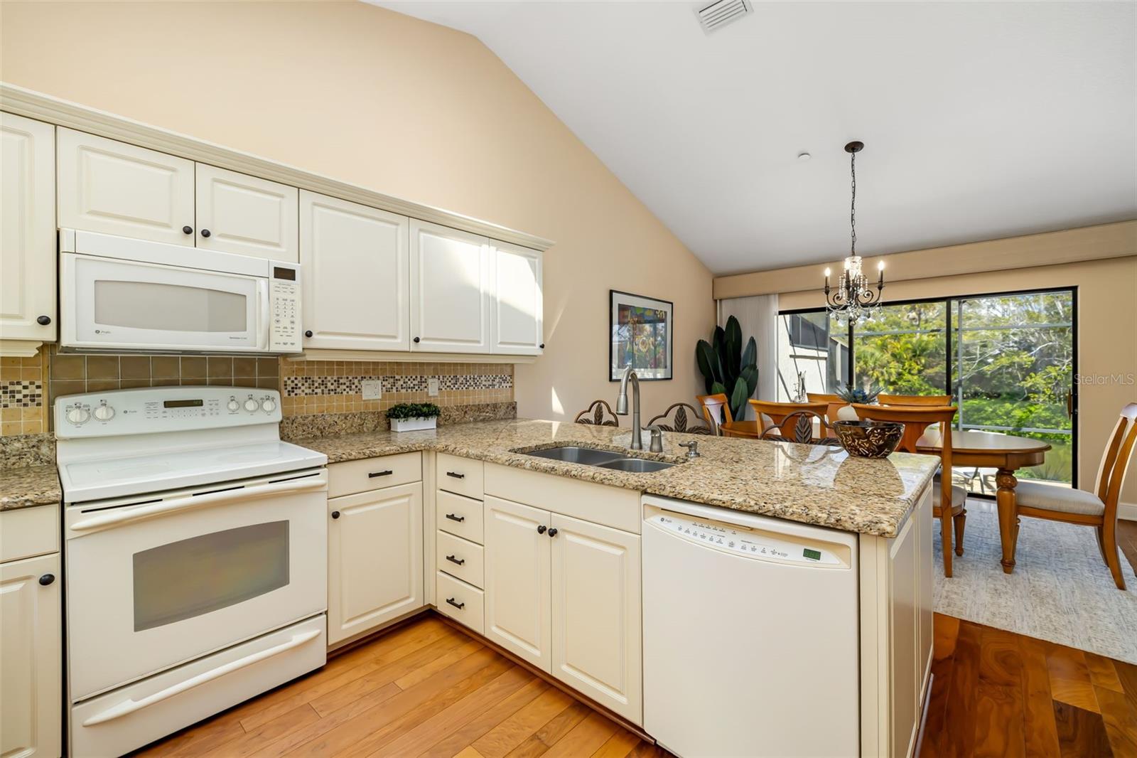 2326 Harbour Oaks Dr Property Photo 21