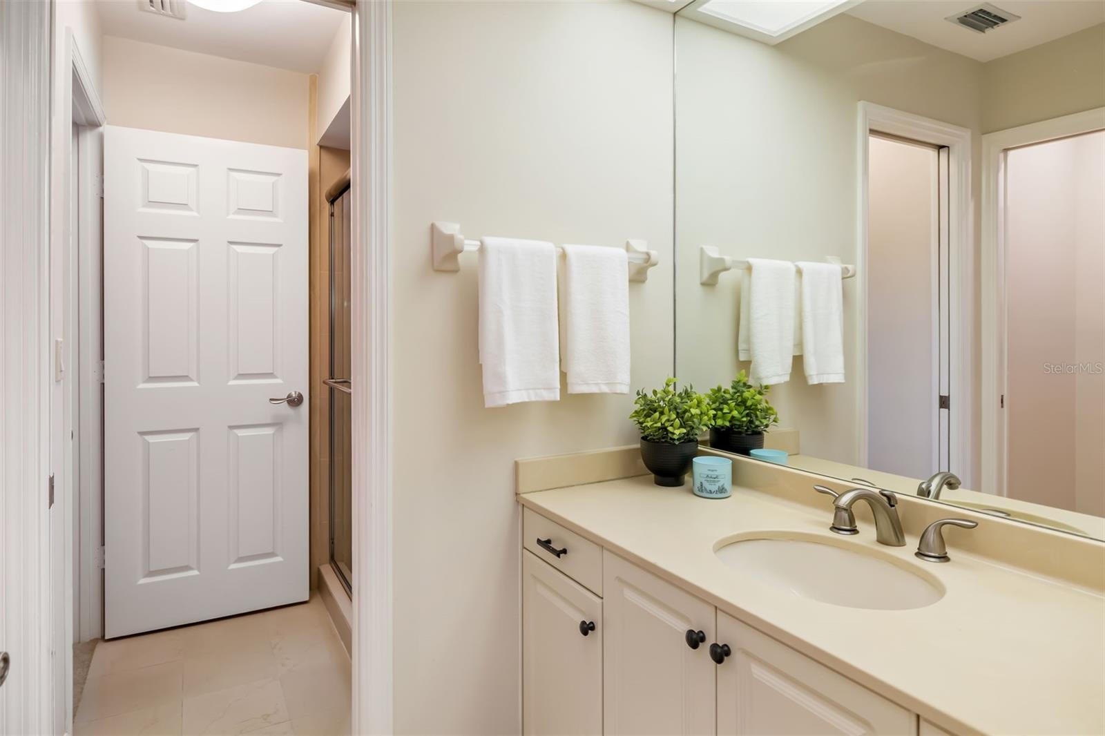 2326 Harbour Oaks Dr Property Photo 32