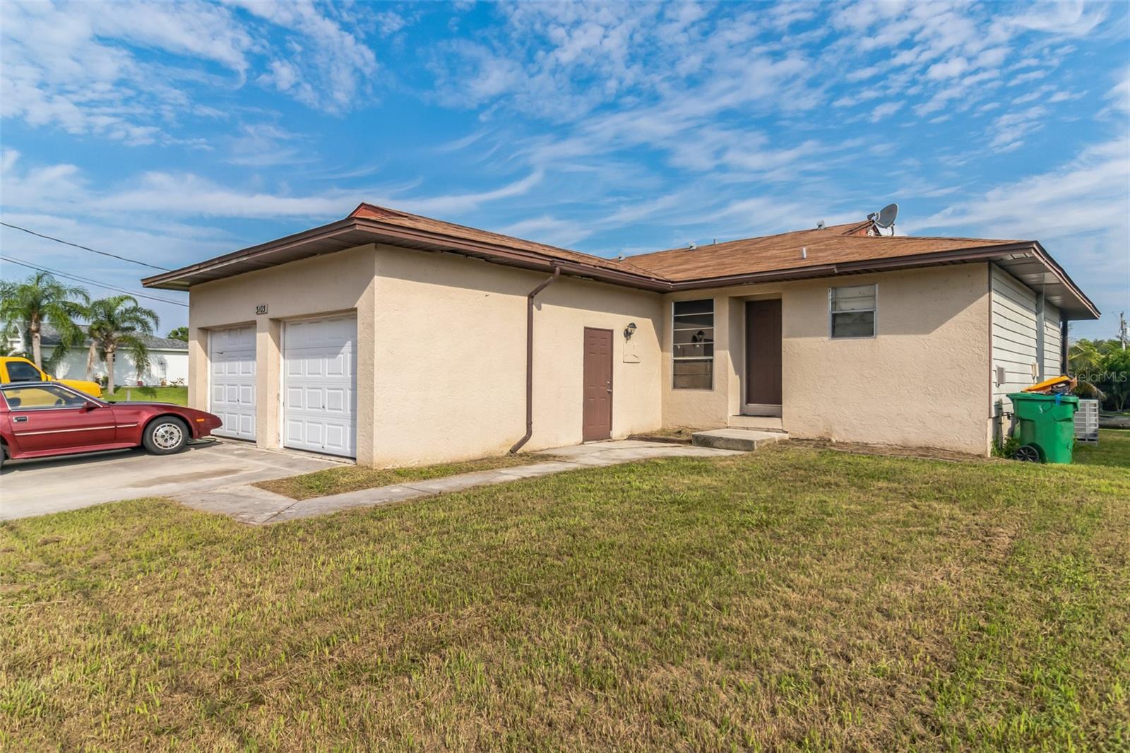 3103 Riverside Dr Property Photo 1