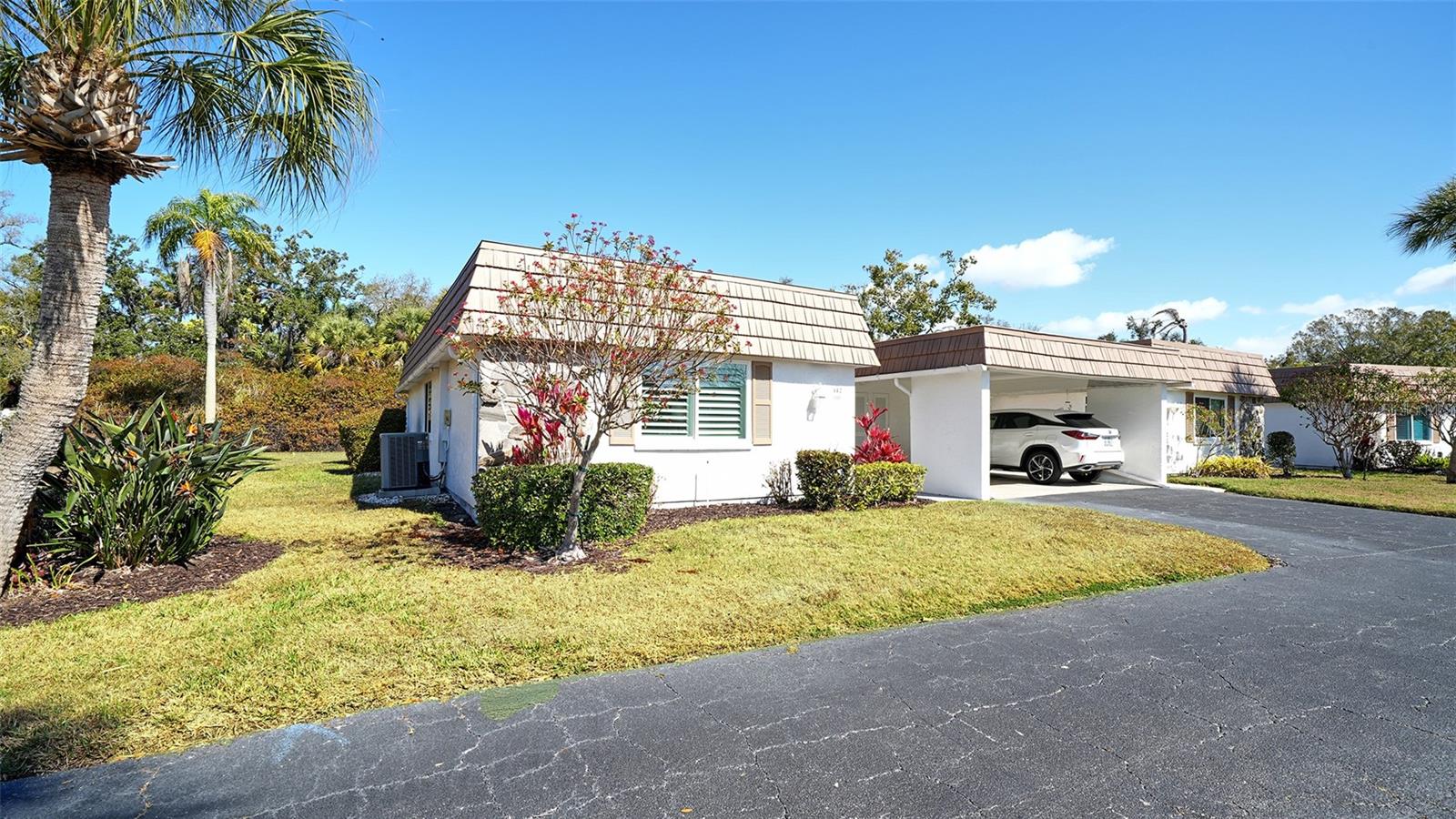 5469 Riverbluff Cir #42 Property Photo 3