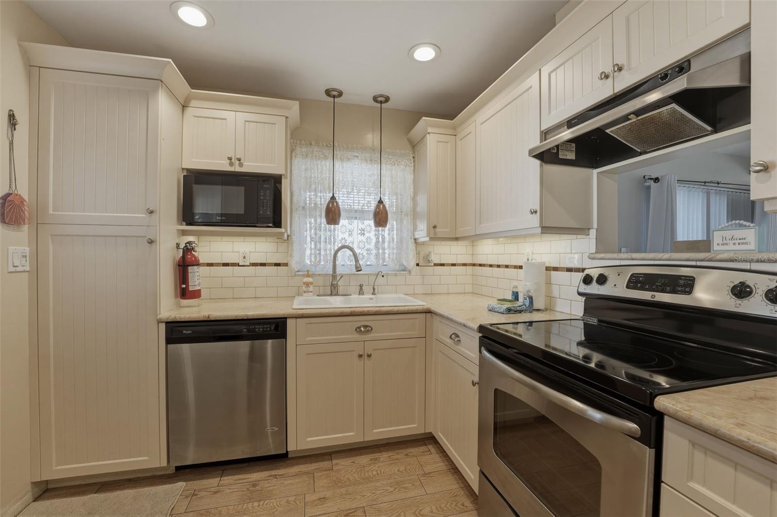 1904 31st St W Property Photo 14