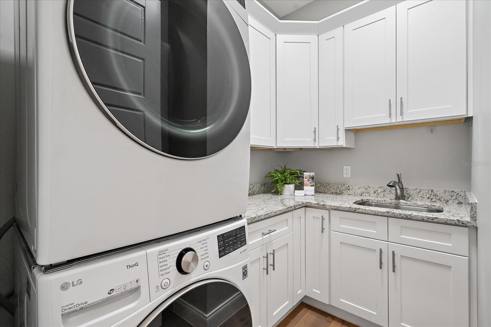 2207 Wisteria St Property Photo 27