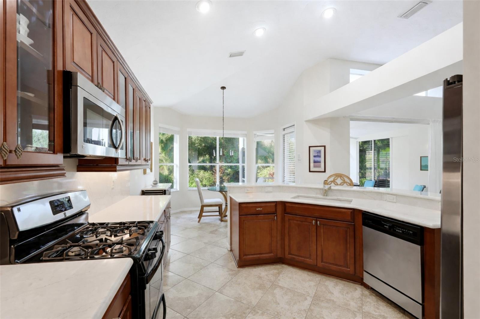 6411 Berkshire Pl Property Photo 17