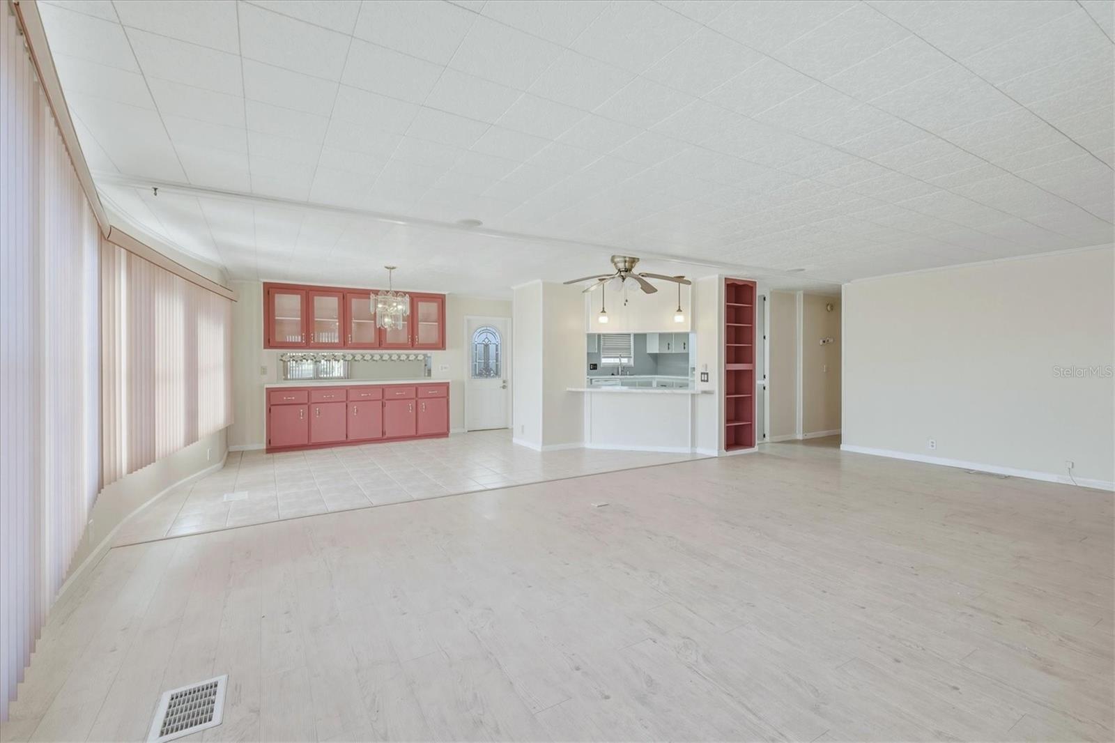 6710 36th Ave E #201 Property Photo 6