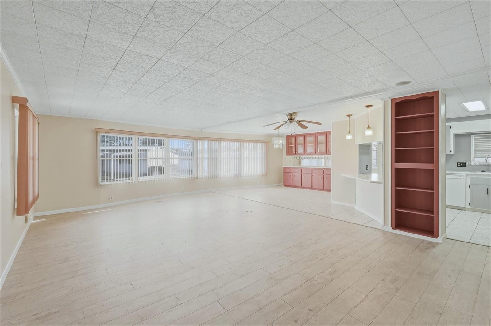 6710 36th Ave E #201 Property Photo 9