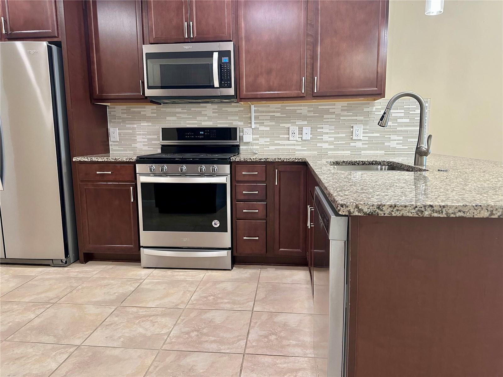 17631 Camden Dr Property Photo 16