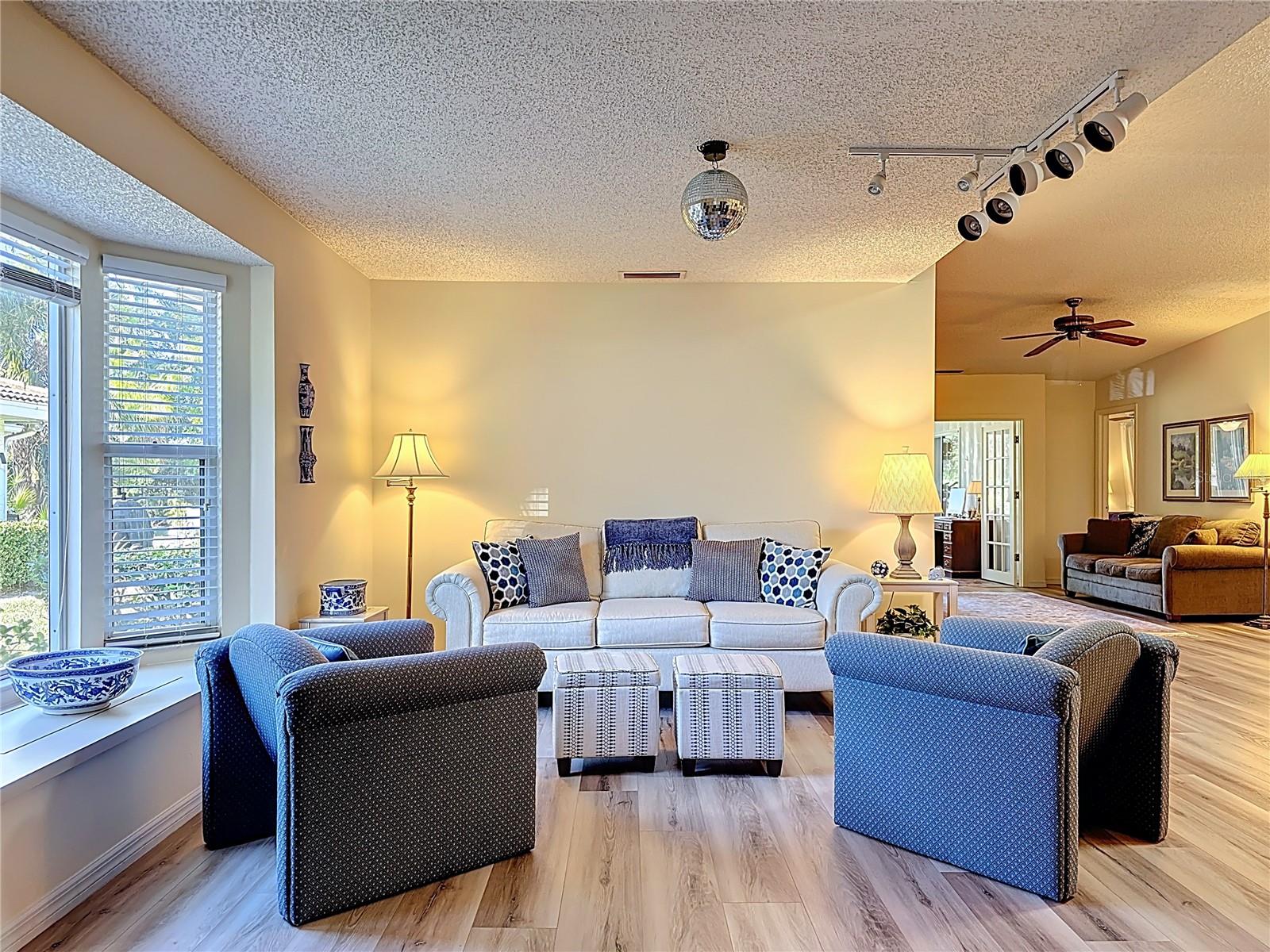 5611 Garden Lakes Dr Property Photo 4