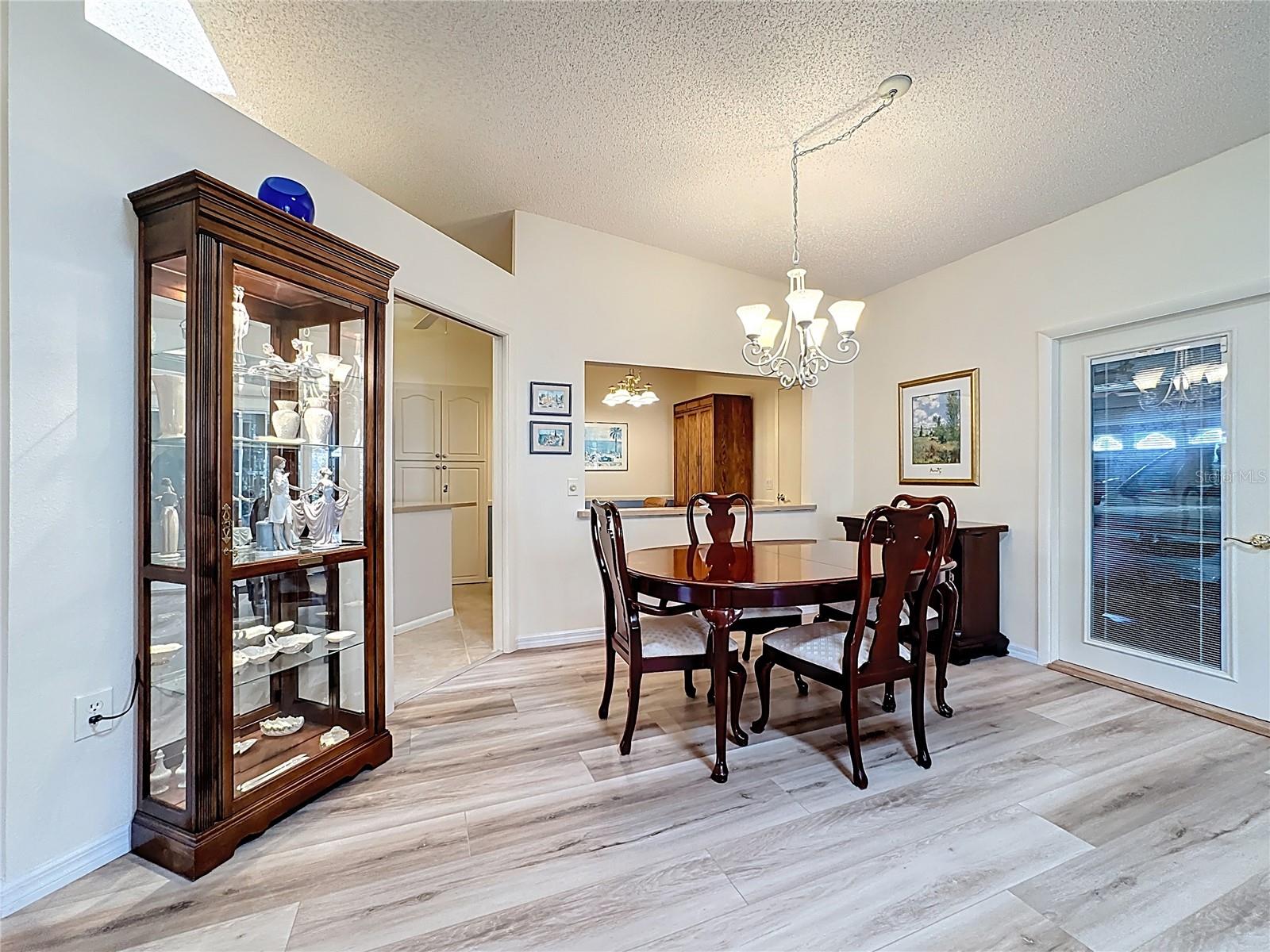 5611 Garden Lakes Dr Property Photo 11