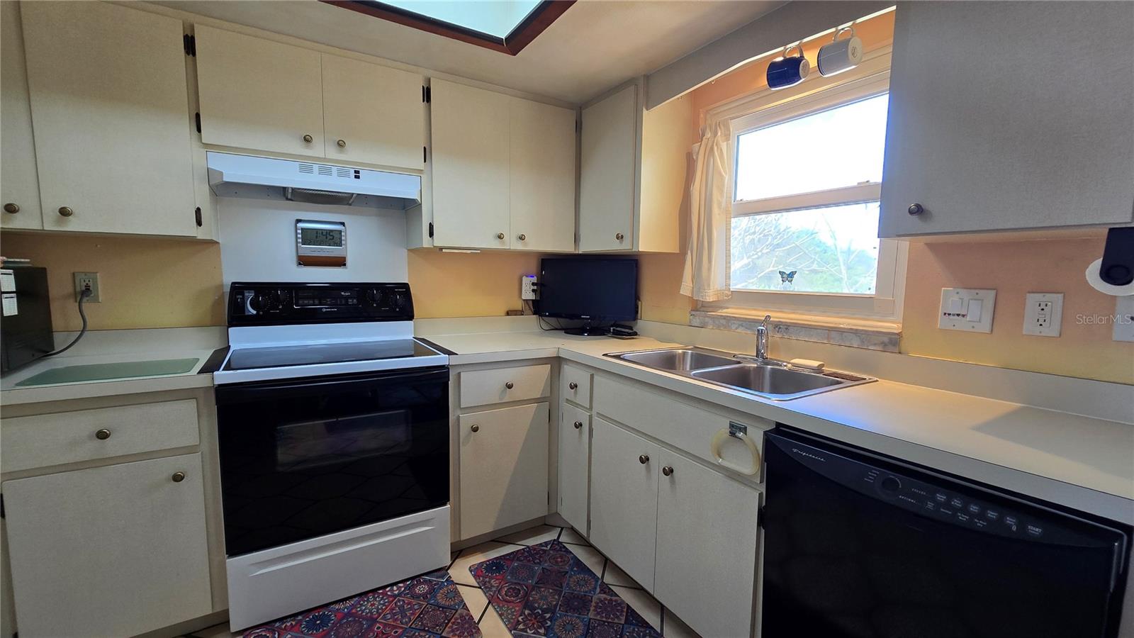 4628 Ashberry Dr Property Photo 6