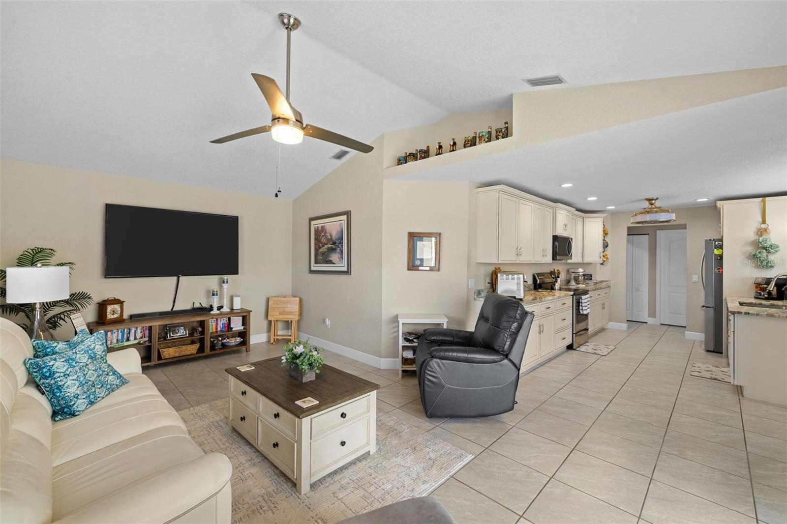 26549 Valparaiso Dr Property Photo 14