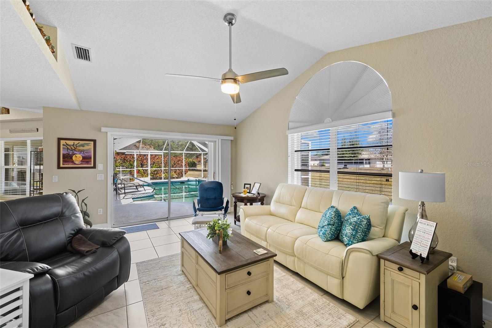 26549 Valparaiso Dr Property Photo 15