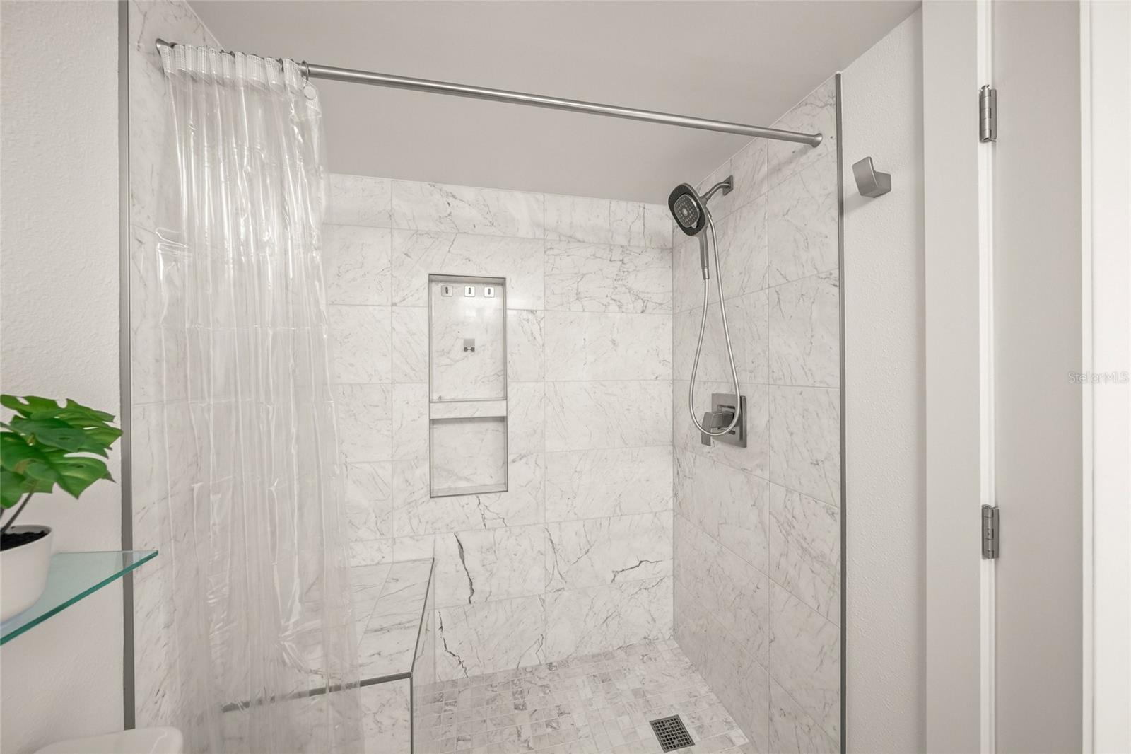420 Beach Rd #606 Property Photo 20