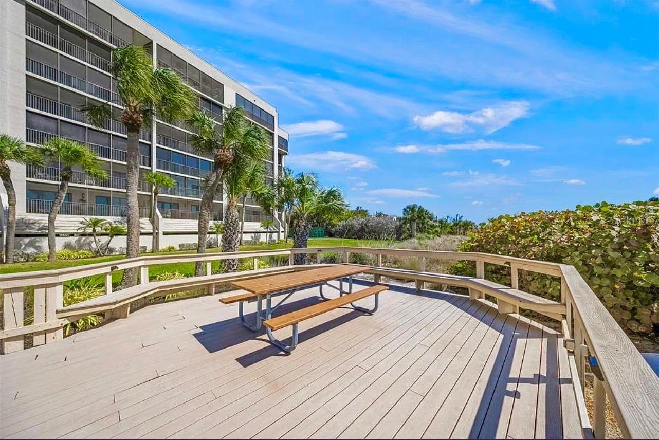 420 Beach Rd #606 Property Photo 47