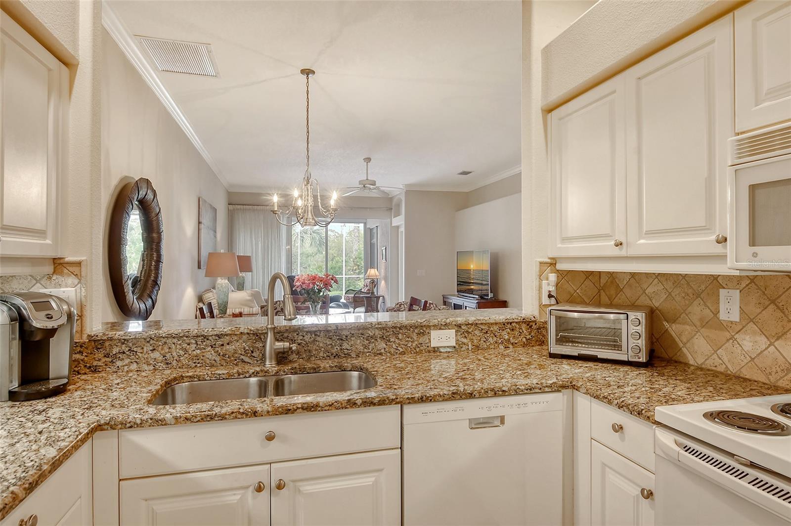9411 Forest Hills Cir Property Photo 17