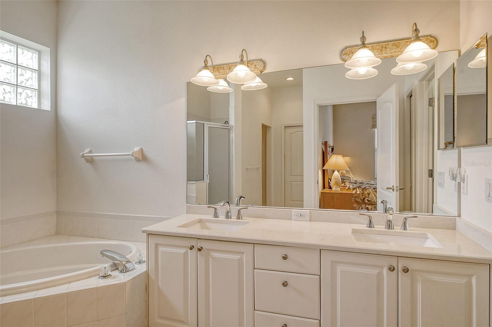 9411 Forest Hills Cir Property Photo 20