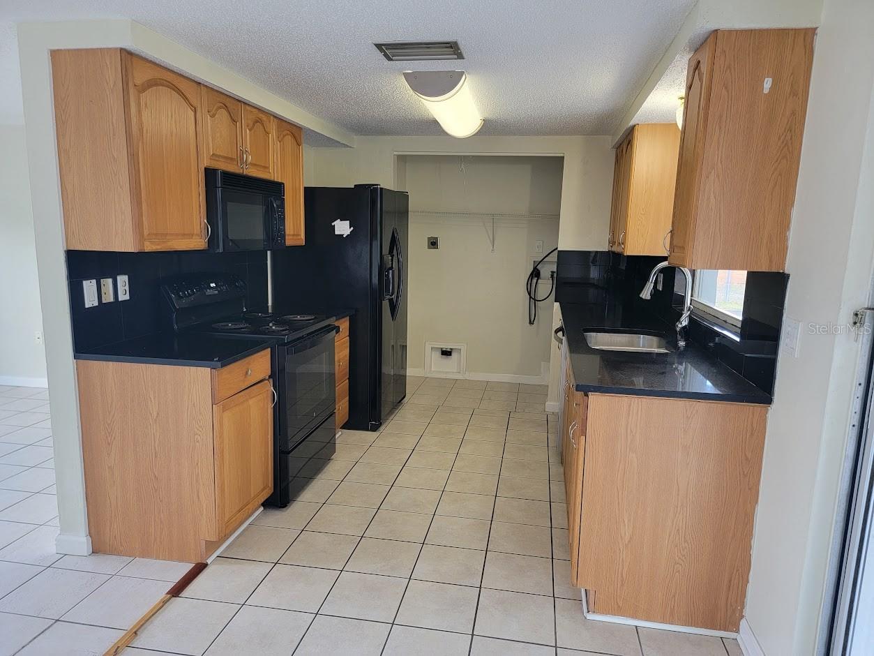 22353 Buffalo Ave Property Photo 2
