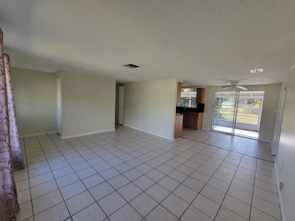 22353 Buffalo Ave Property Photo 4