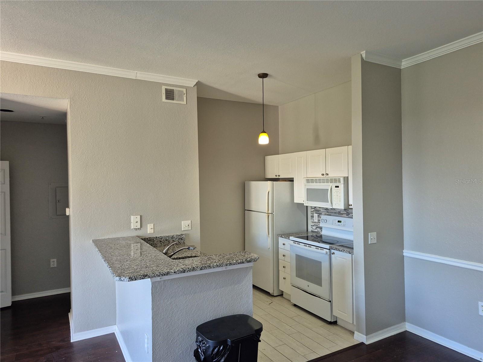 5146 Northridge Rd #309 Property Photo 2