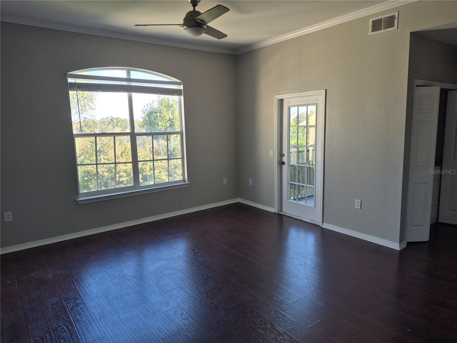 5146 Northridge Rd #309 Property Photo 4