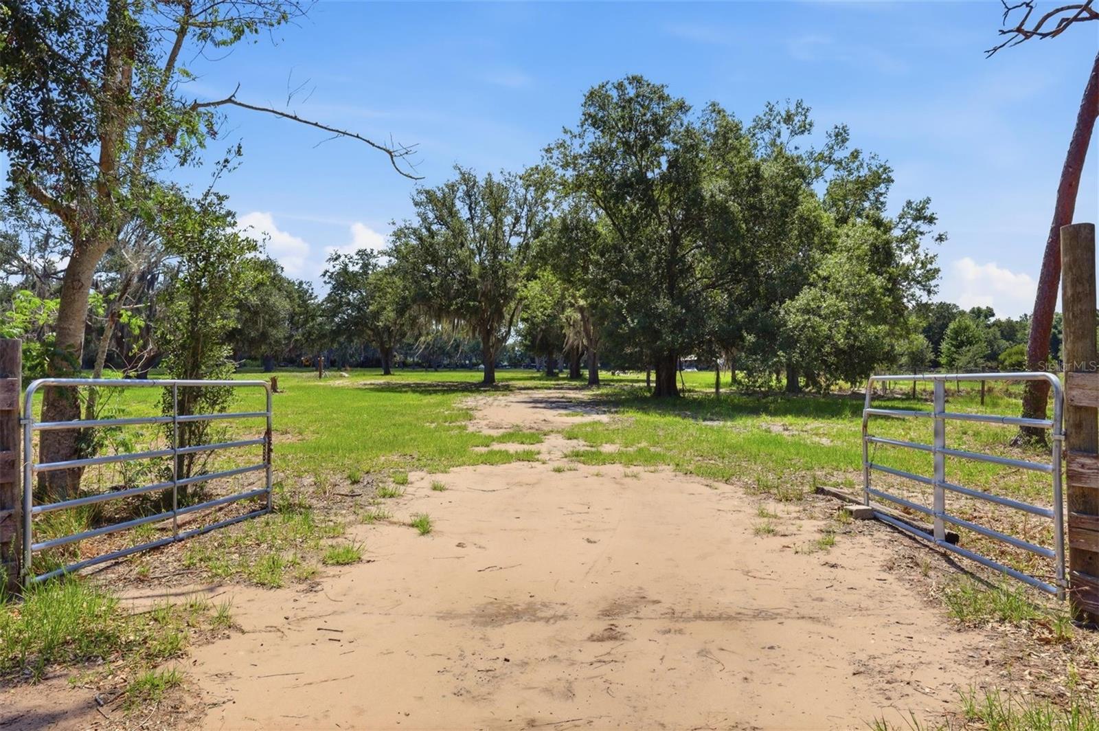 6096 Nw Cul De Sac Rd Property Photo 1