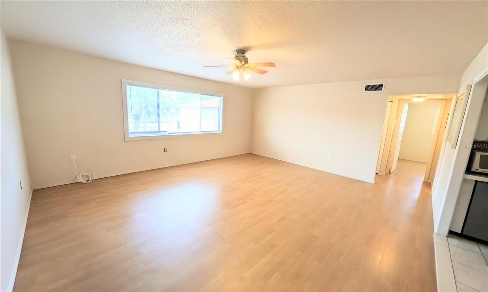 360 Base Ave E #424 Property Photo 4