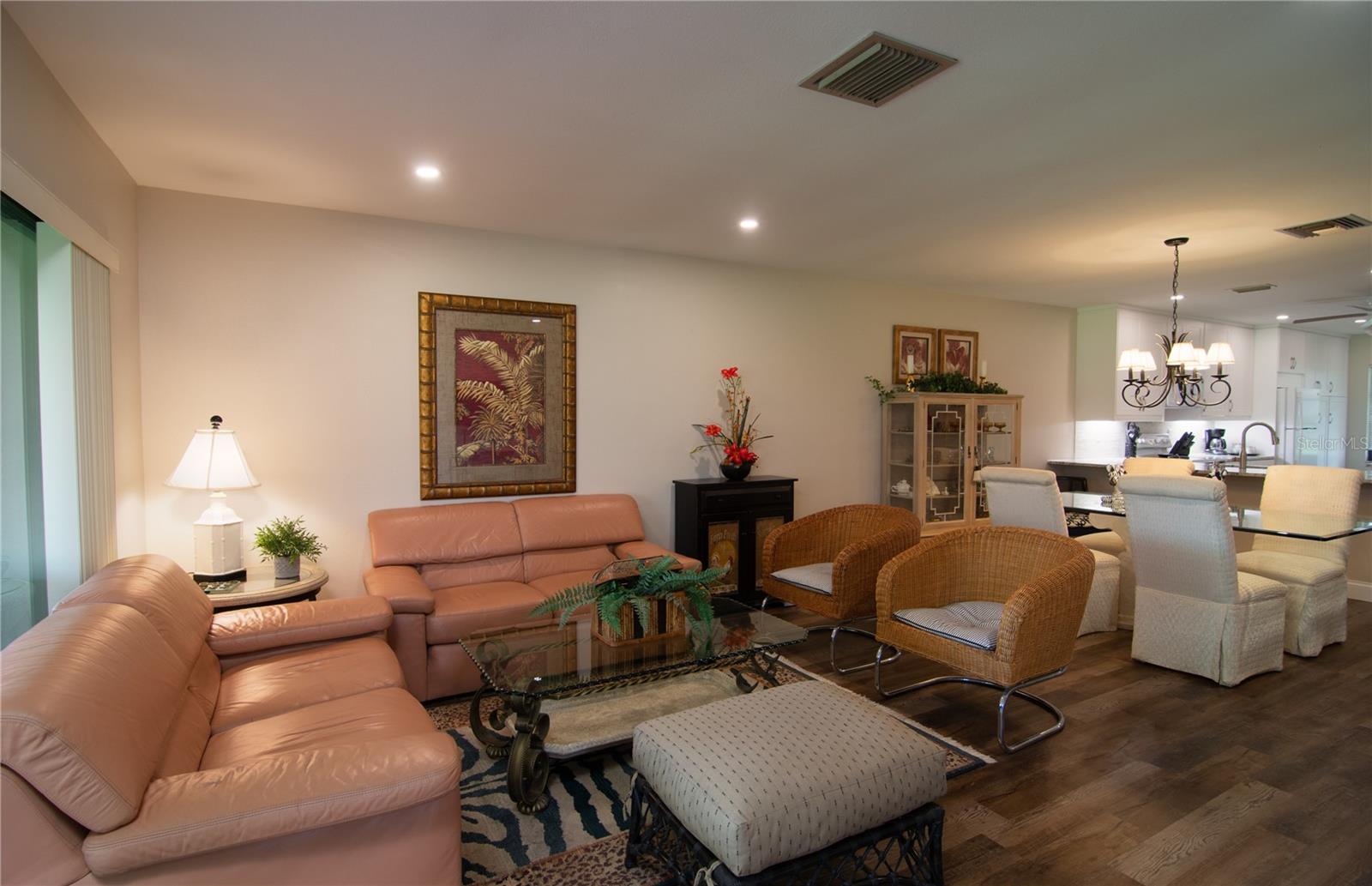 5635 Golf Pointe Dr #101 Property Photo 10