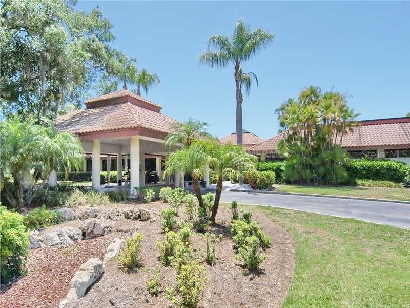 5635 Golf Pointe Dr #101 Property Photo 24