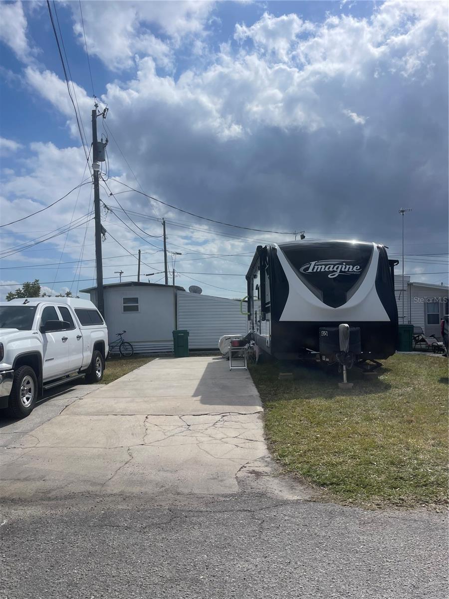 40 Illinois St Property Photo 1