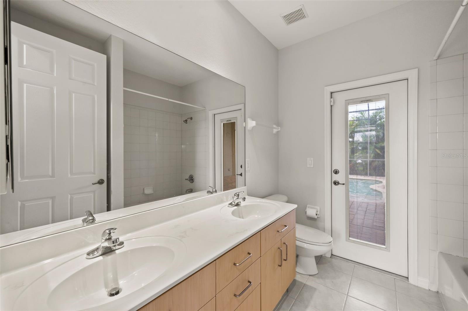 2727 Nw 45th Pl Property Photo 18
