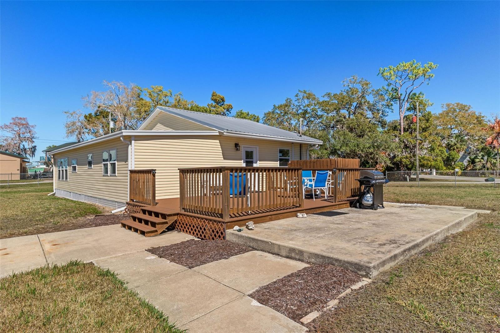 7272 Westwind St Property Photo 4