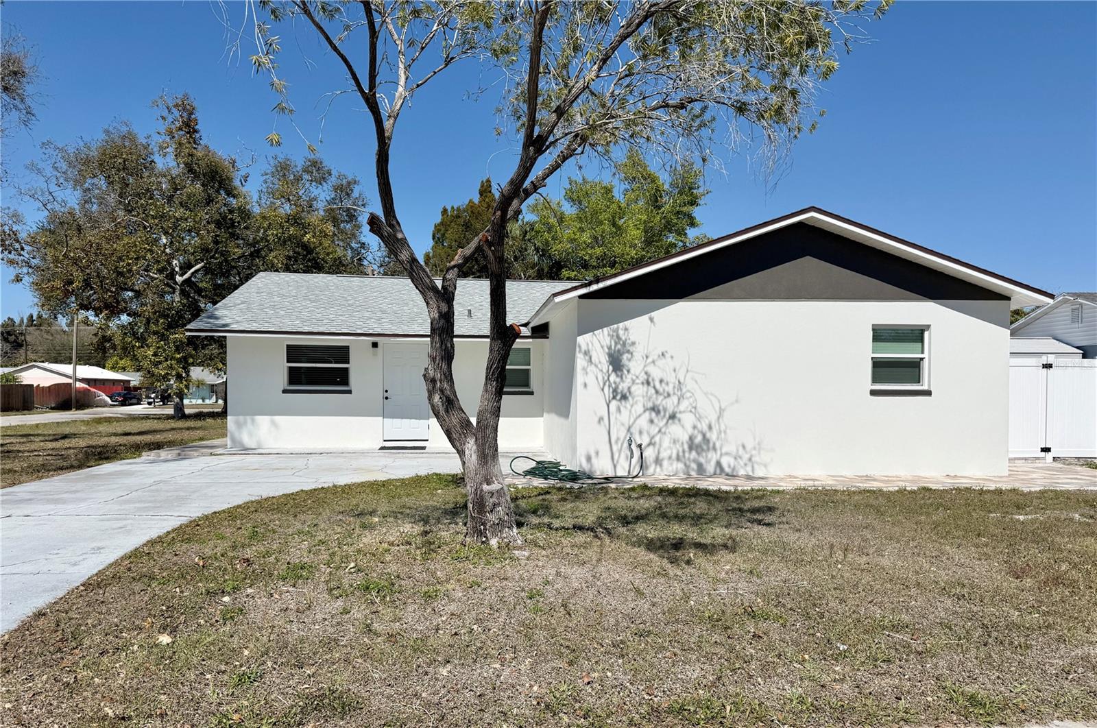 715 65th Avenue Dr W Property Photo 1
