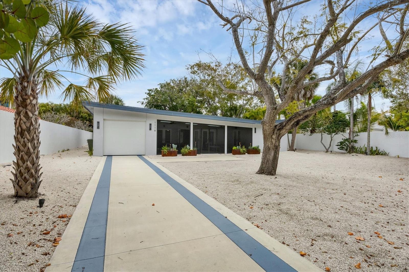 1116 Westway Dr Property Photo 1