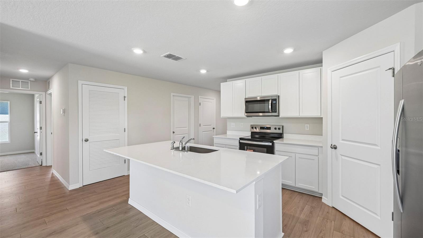 12412 Hopscotch Ave E Property Photo 15