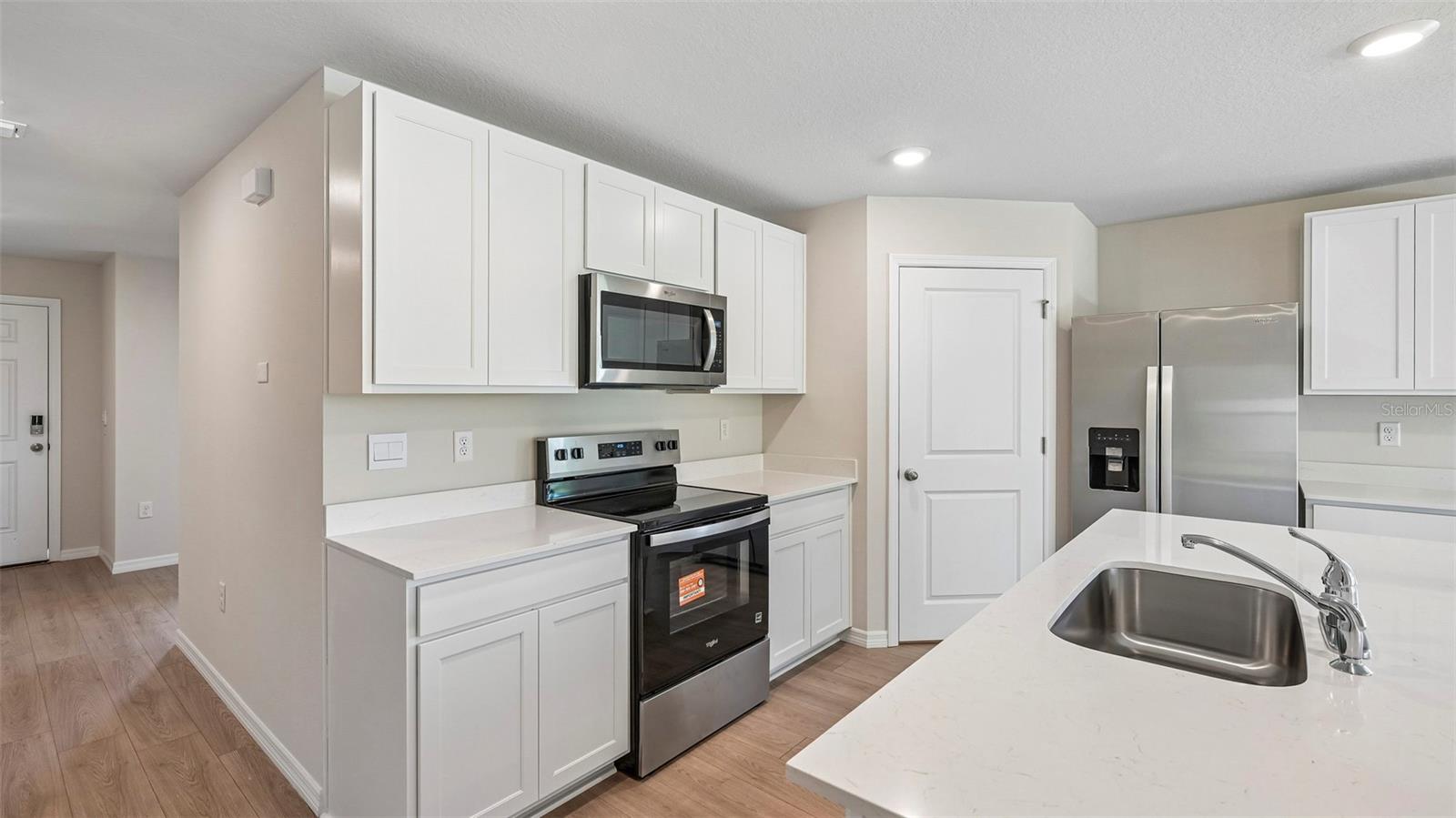 12412 Hopscotch Ave E Property Photo 17